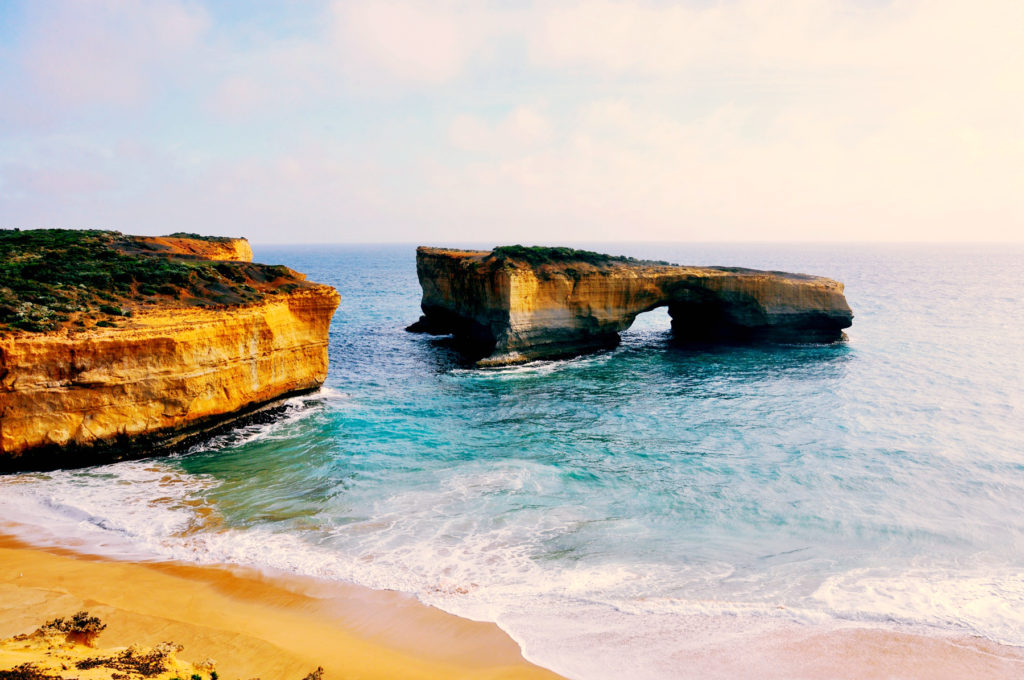 《寻找“座头鲸”:中国企业是如何进行社会创新的?》